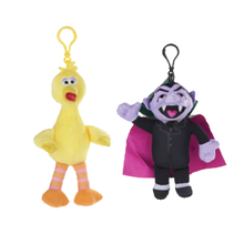 Load image into Gallery viewer, Sesame Street Plush Bag Clips Set of 8 – Elmo, Cookie, Big Bird, Grover &amp; Friends 10cm
