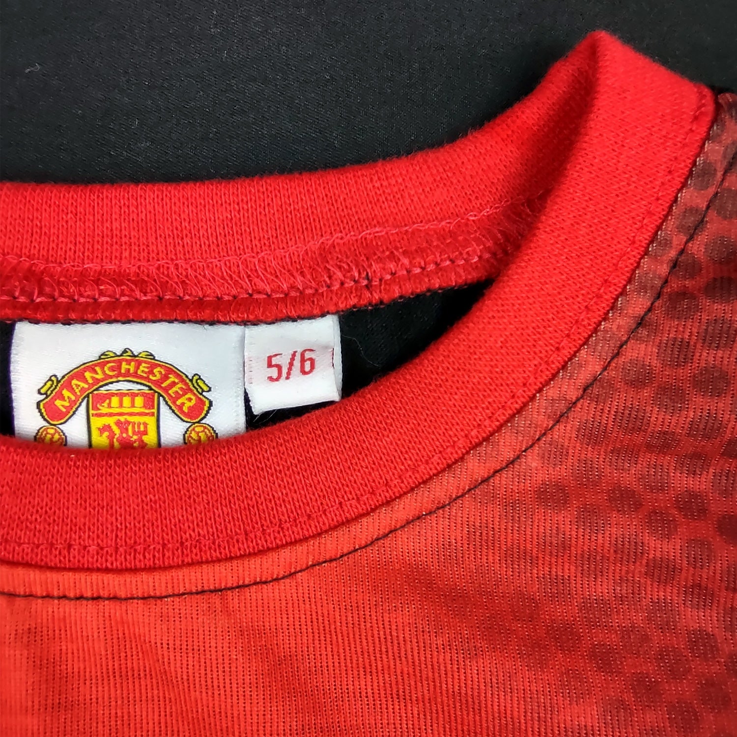 Kids Manchester United Long Pyjamas Set Neck detail
