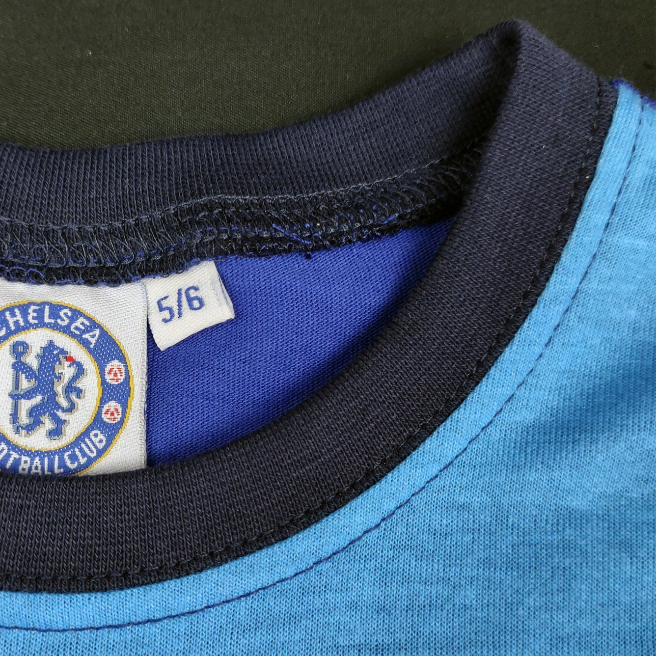 Kids Chelsea FC Long Sleeve Pyjamas Set Neck detail