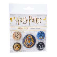 Load image into Gallery viewer, Harry Potter Hogwarts 5 Badge Pack packaging
