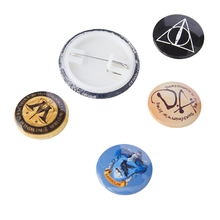 Load image into Gallery viewer, Harry Potter Hogwarts 5 Badge Pack  showing reverse
